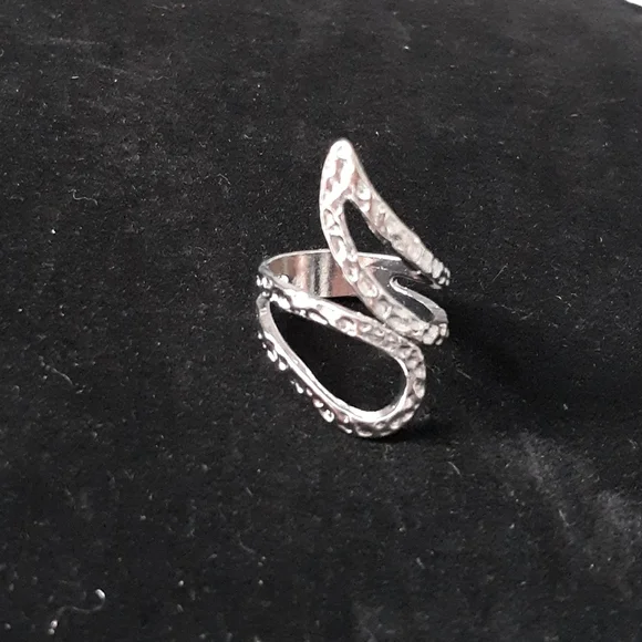 Hammered Silver Tone Wrap Ring - Picture 3 of 8